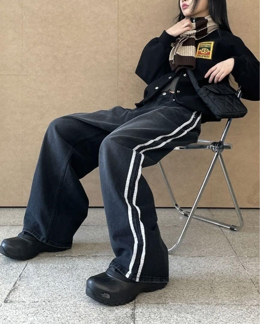 Track line cat brush wide denim pants